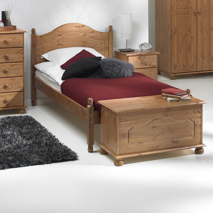 Melton 3 Drawer Bedside in Pine | Bedside Cabinet | Bedside Cabinets | Bedroom Cabinet